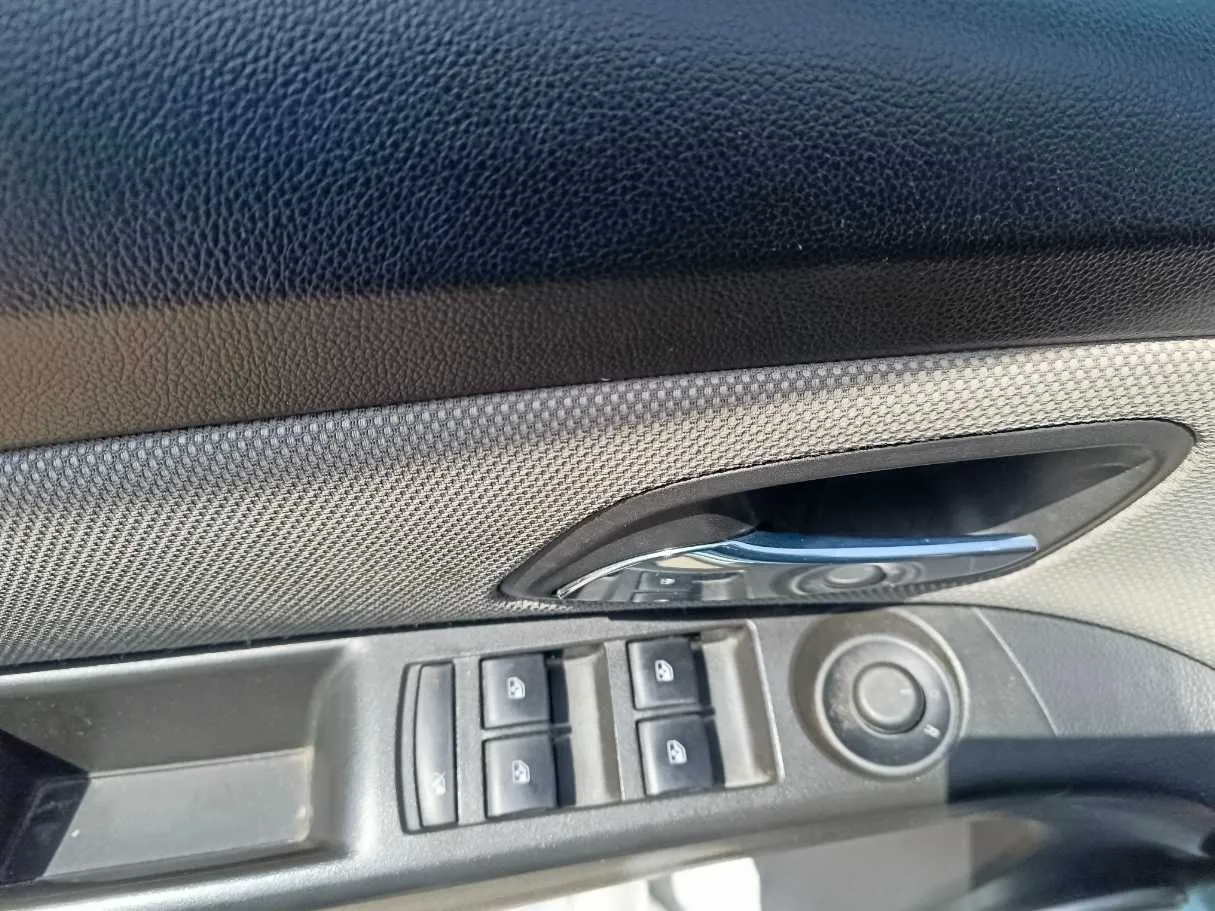 Car image 26