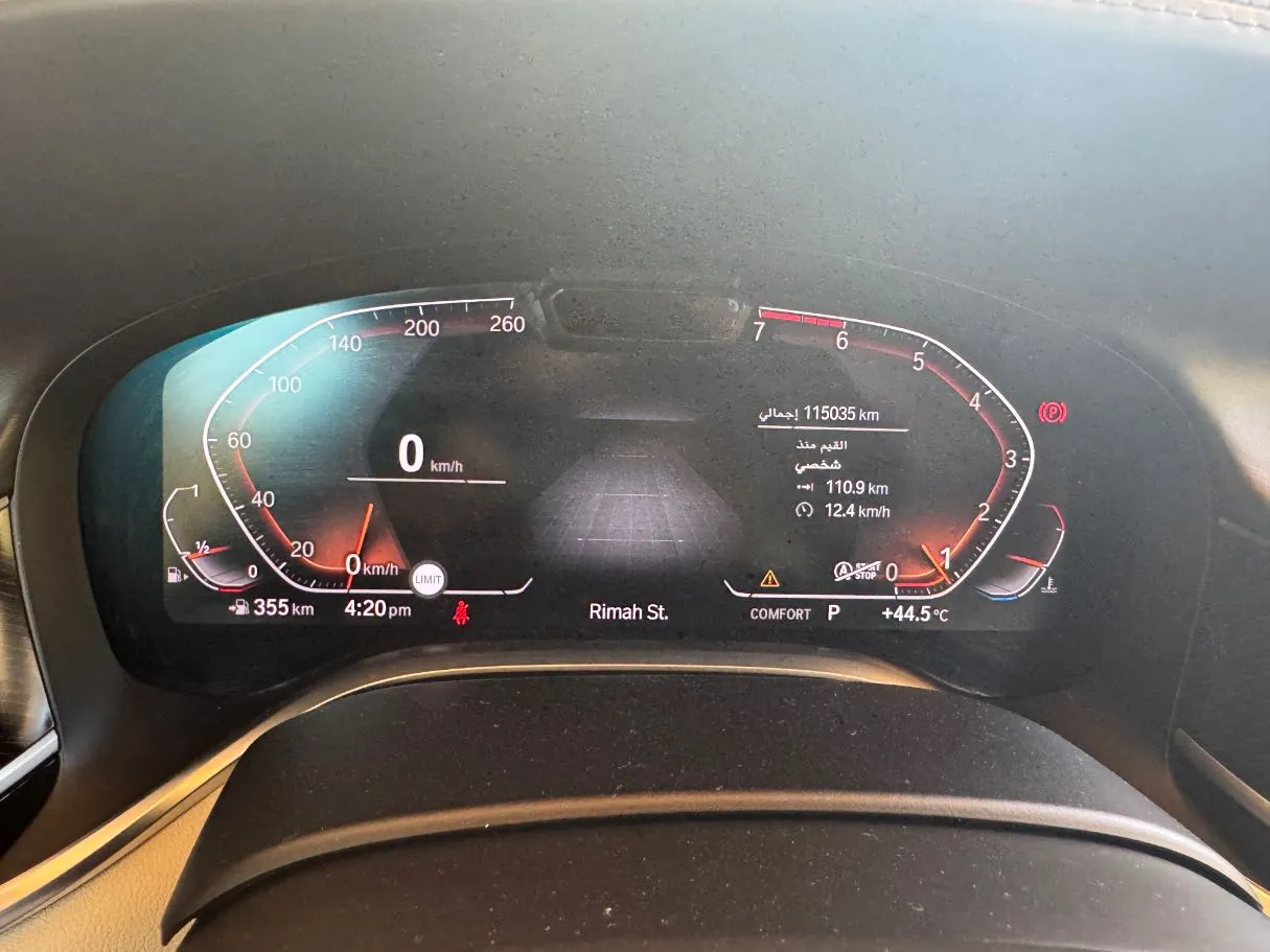 Car image 17