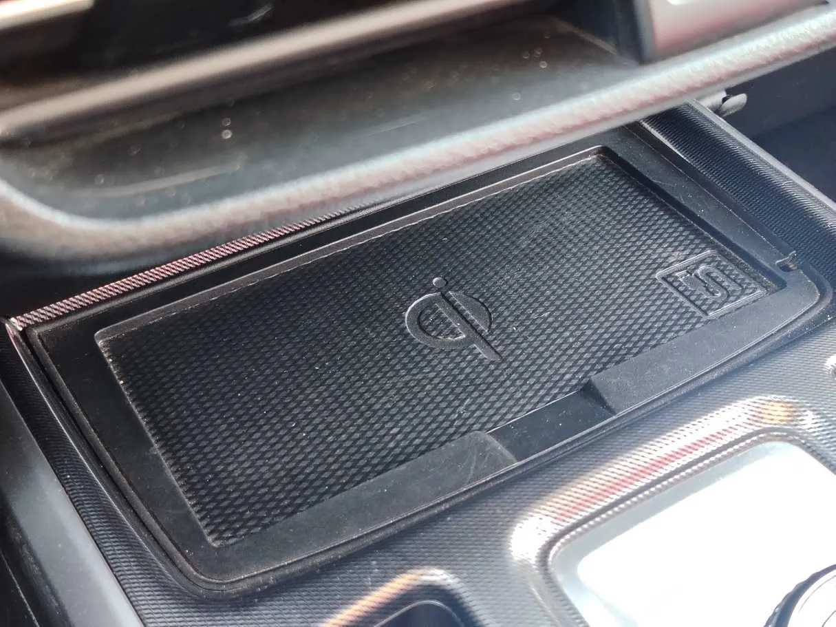 Car image 30