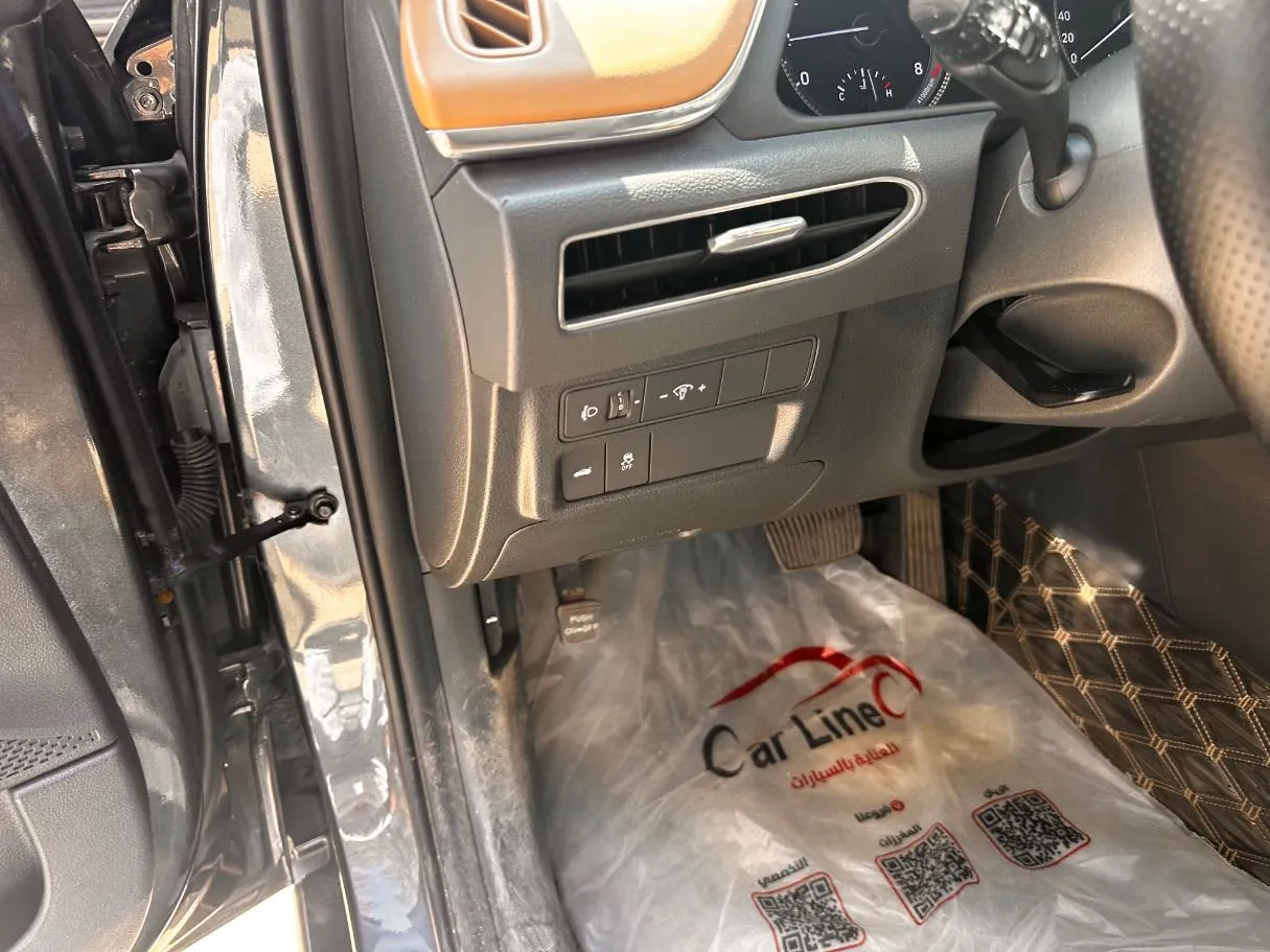 Car image 24