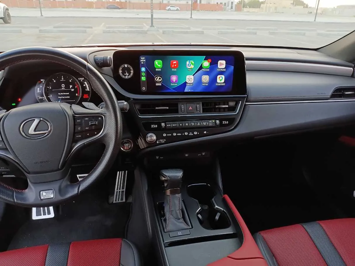 Car image 18