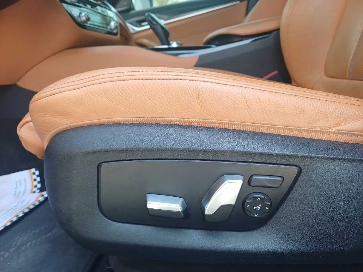 Car image 22