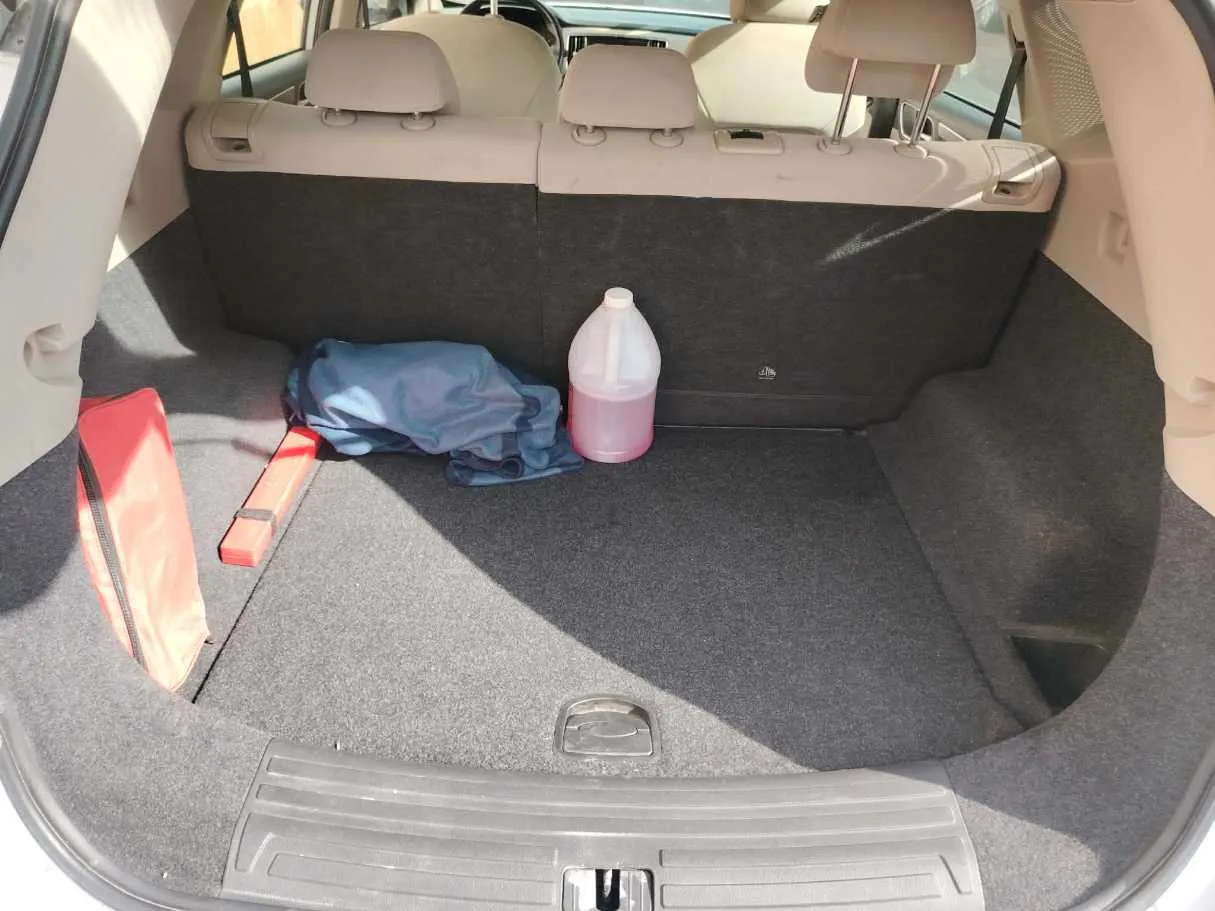 Car image 32
