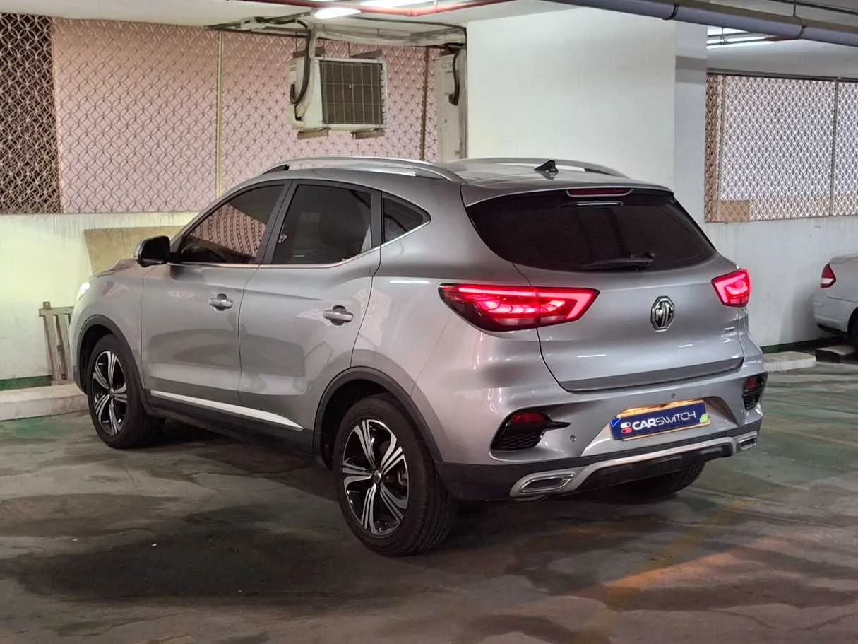 Car image 7