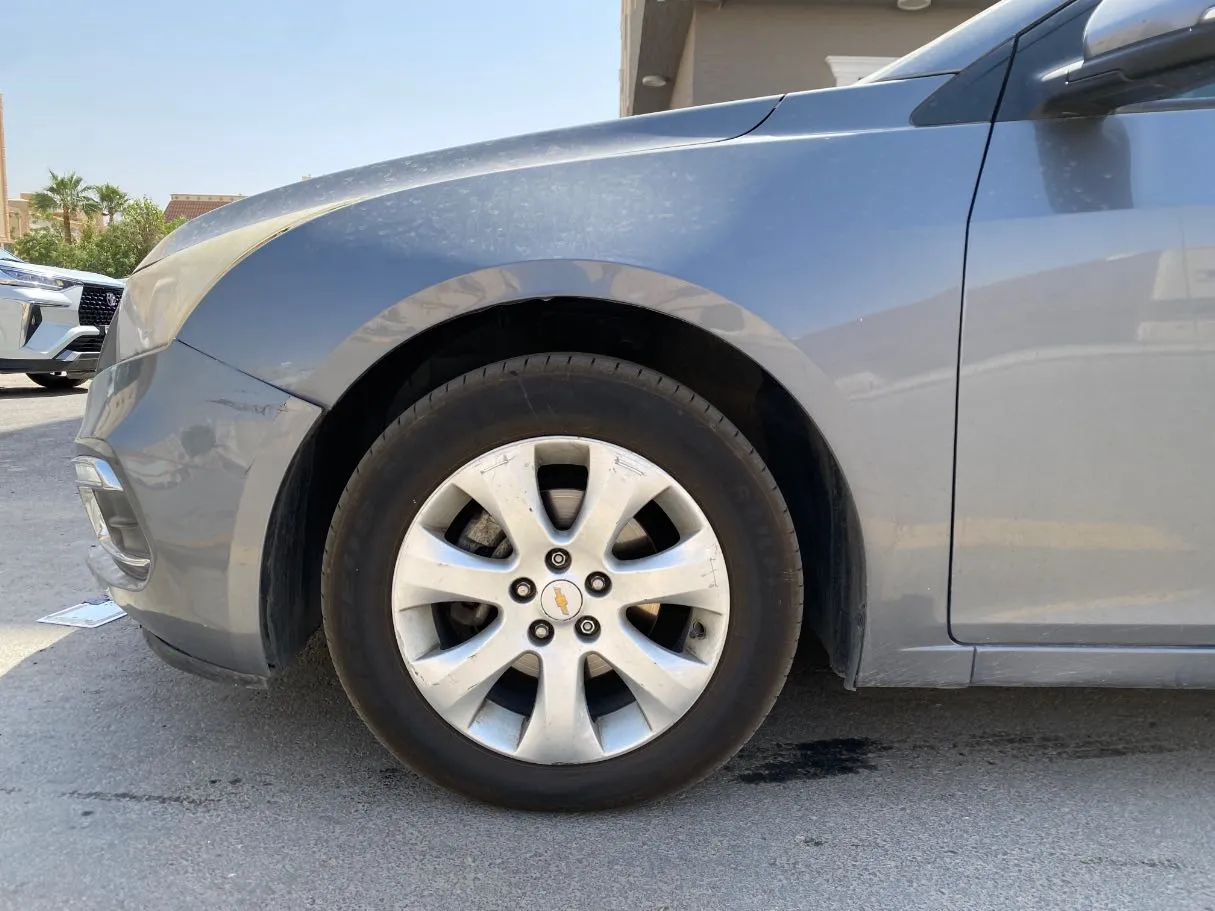 Car image 8