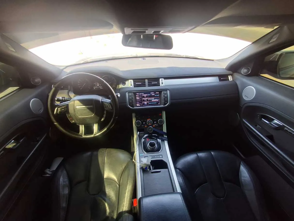 Car image 13