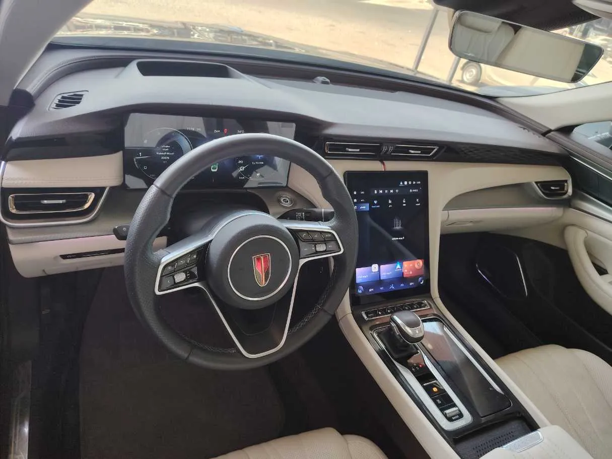 Car image 16