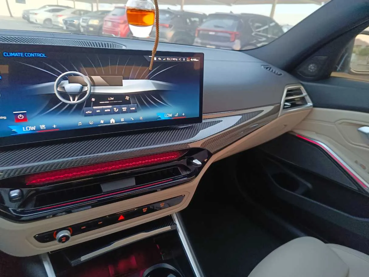 Car image 28