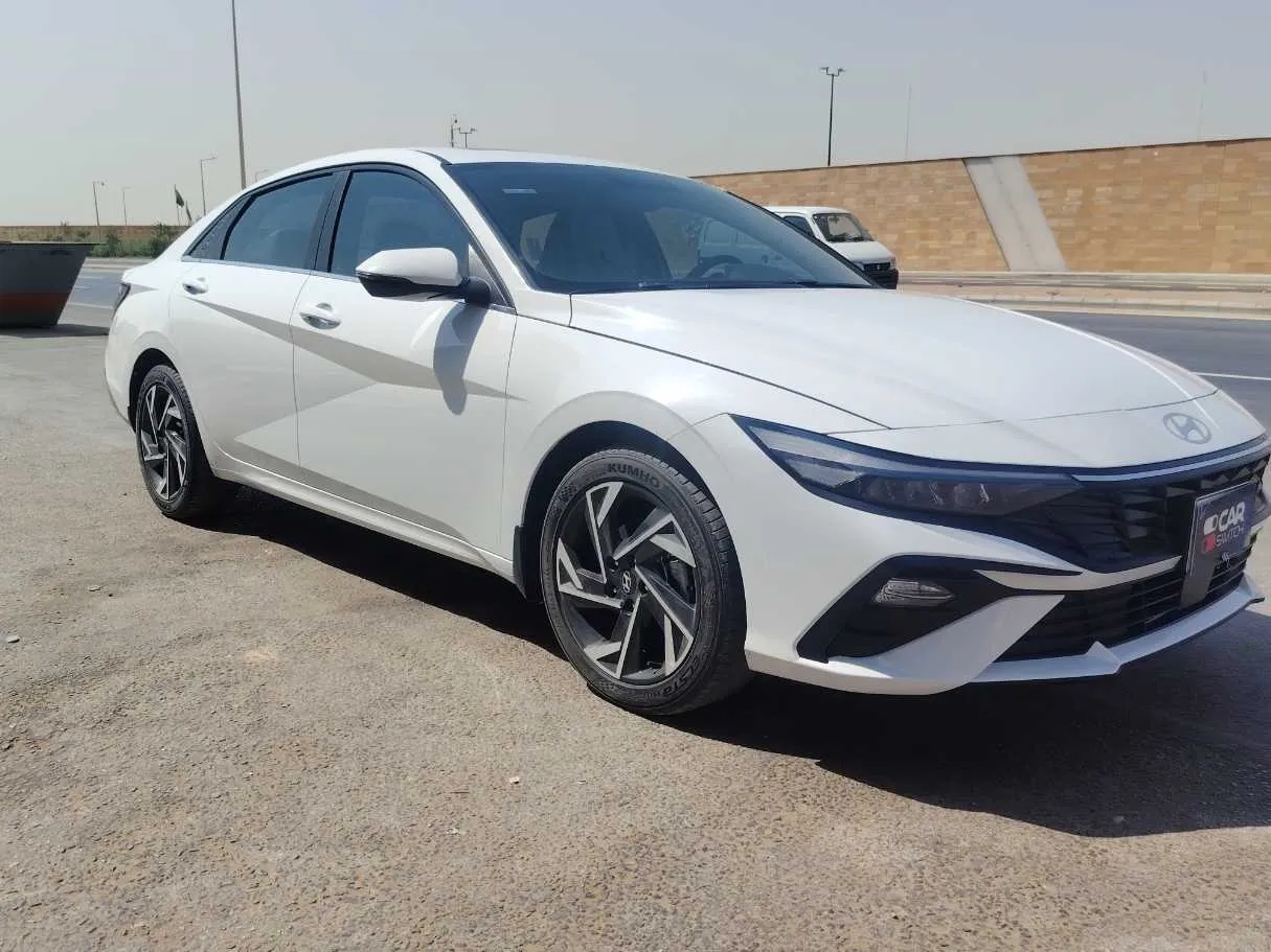 Car image 3