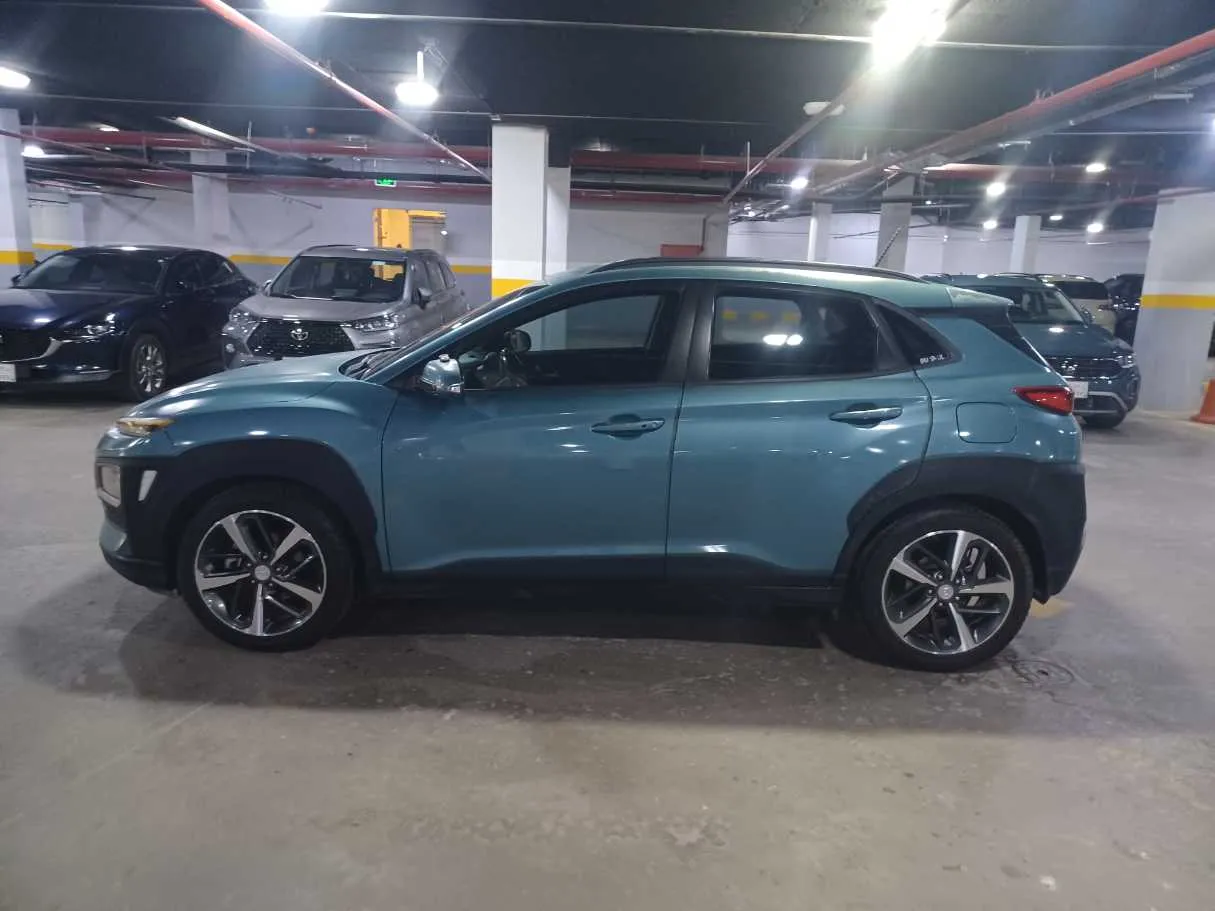 Car image 8
