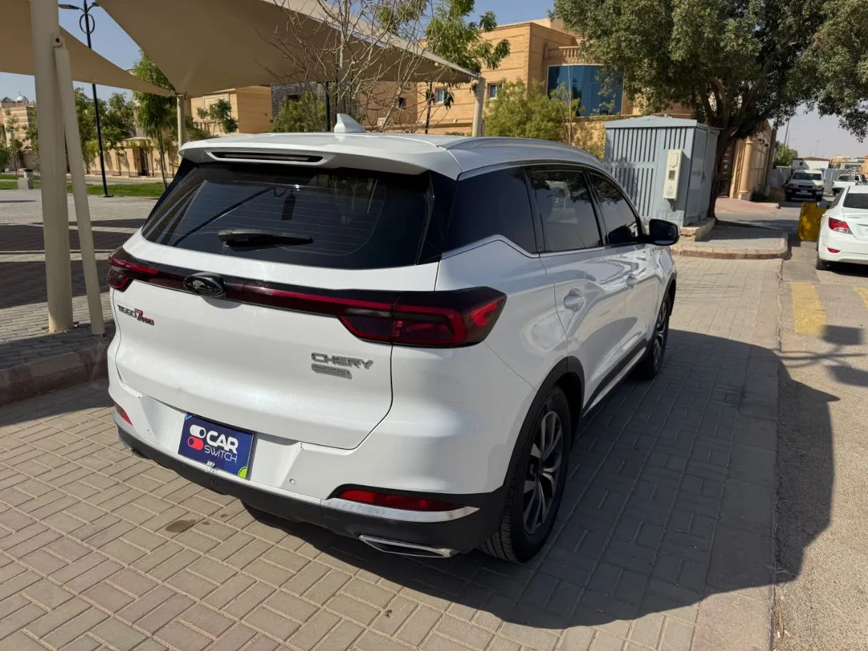 Car image 5