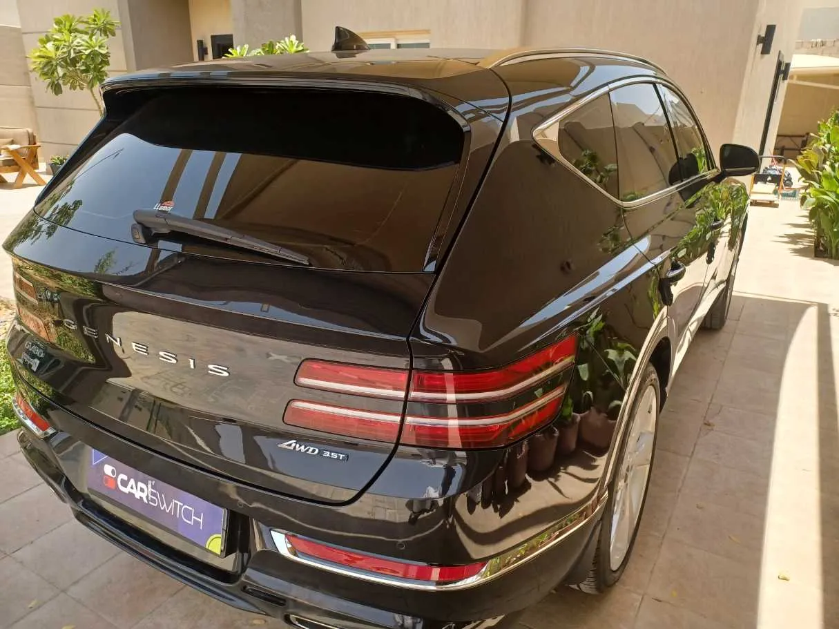 Car image 5