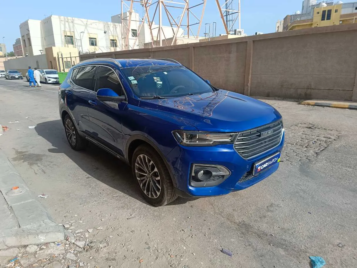 Car image 3