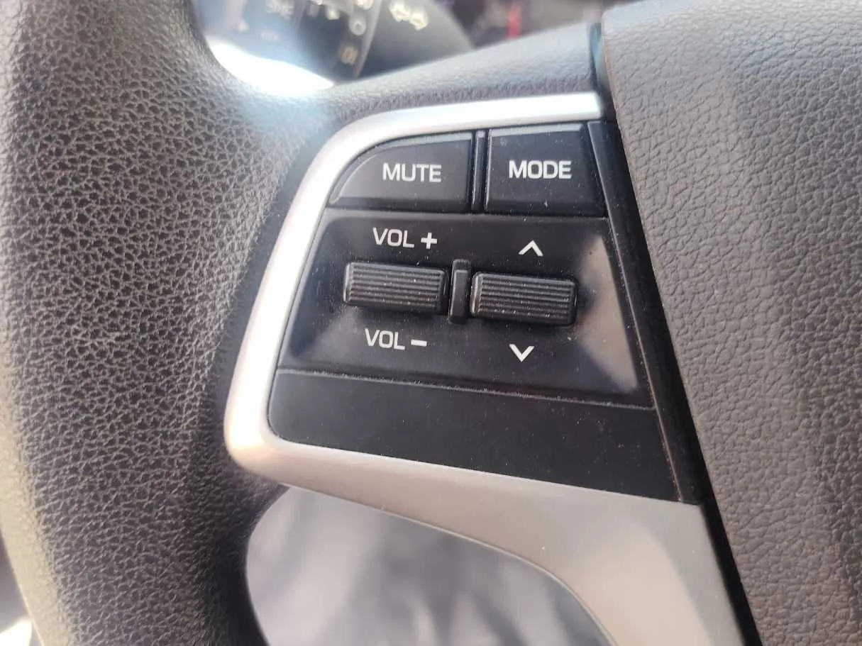 Car image 33