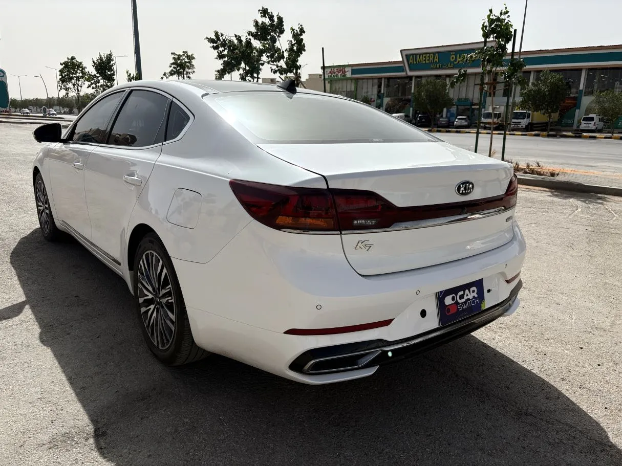 Car image 7