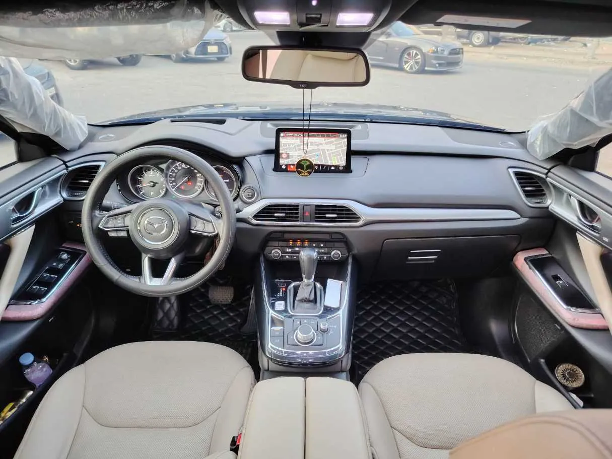 Car image 22
