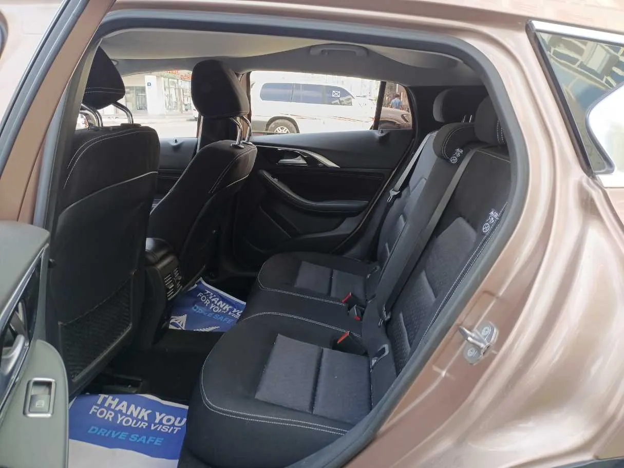 Car image 13