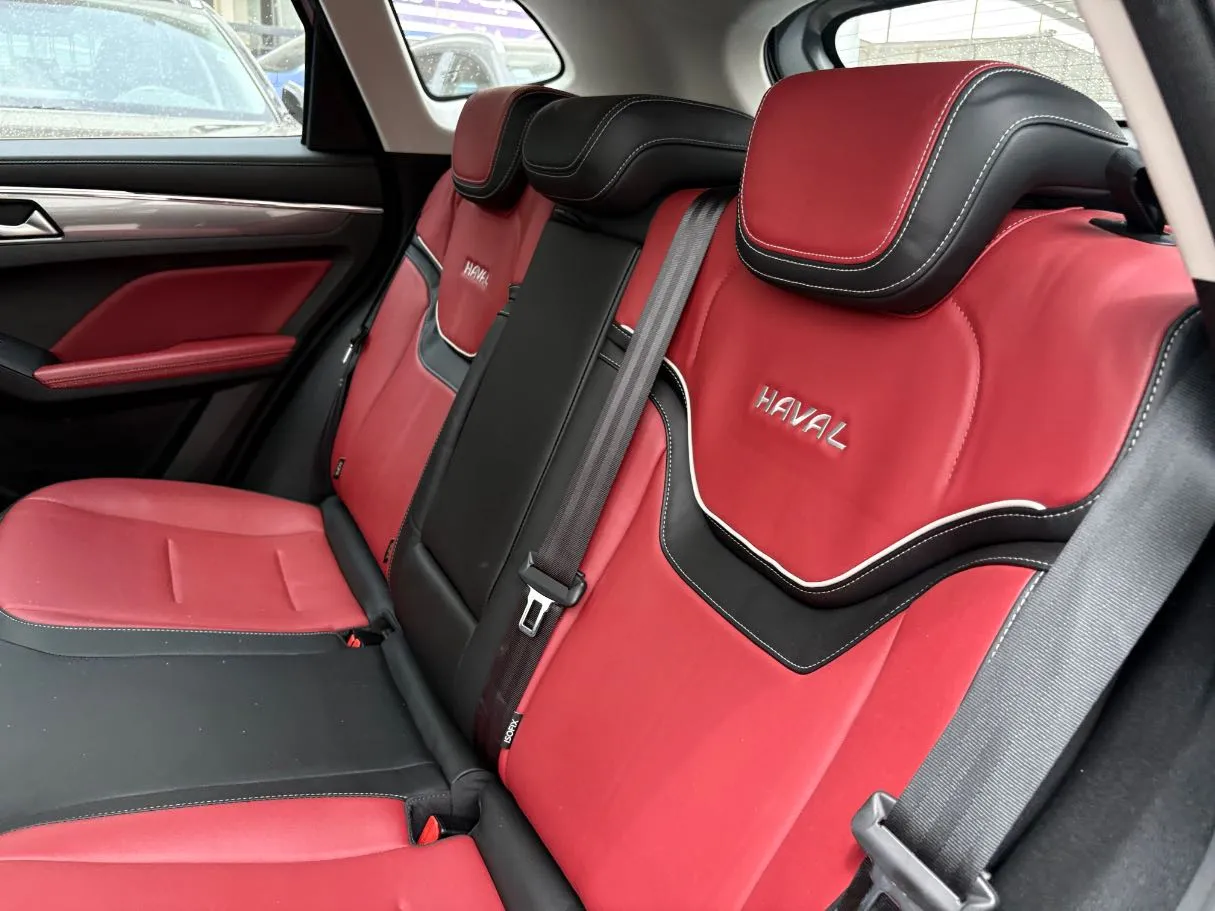 Car image 18