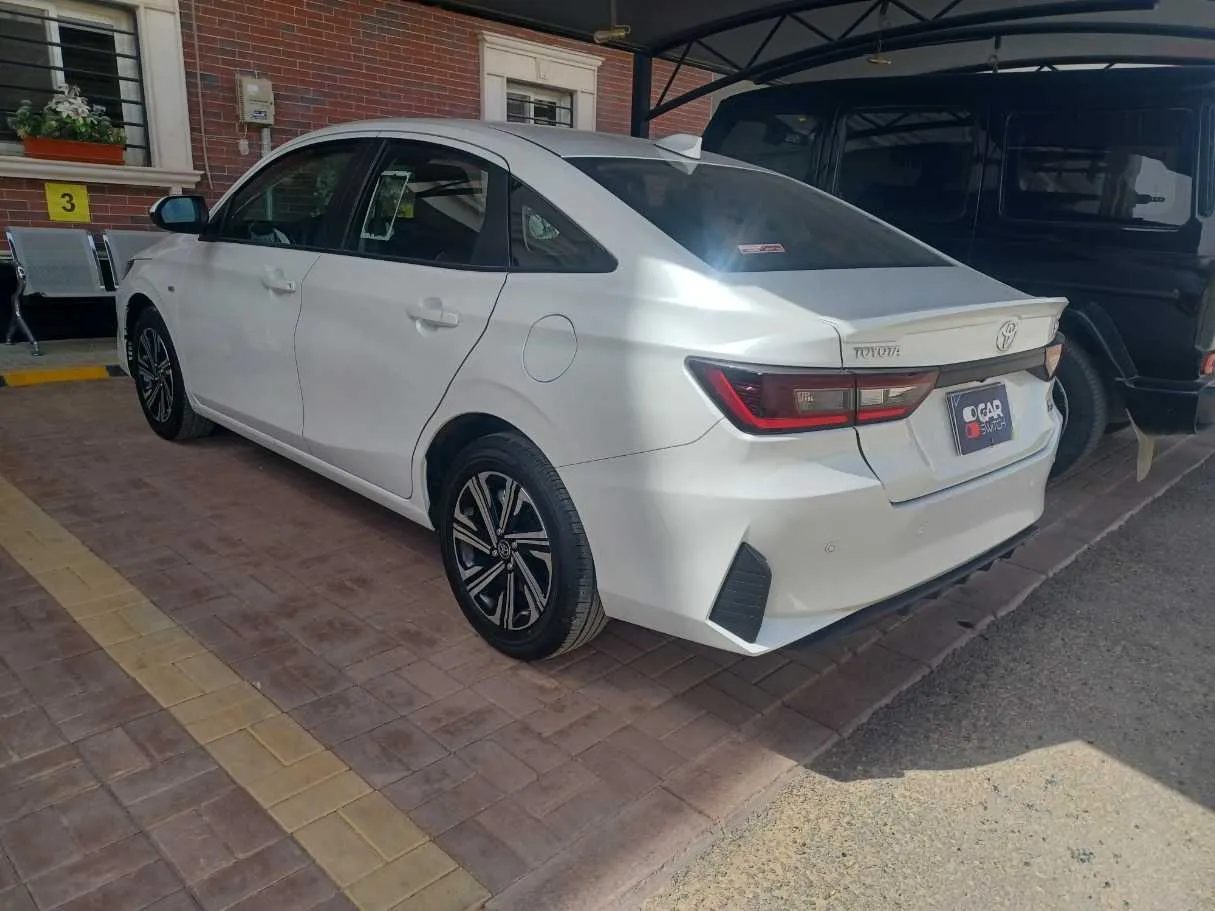 Car image 7