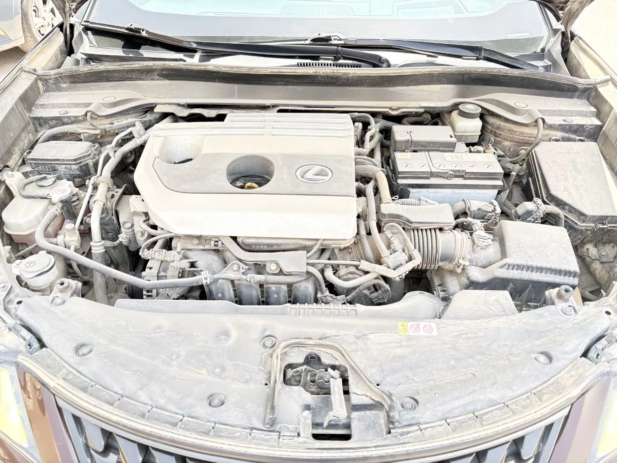 Car image 30