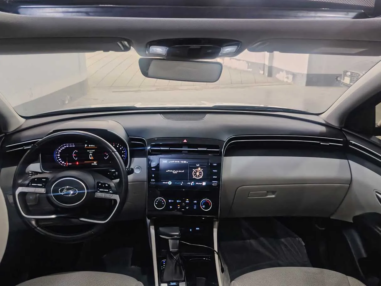 Car image 15