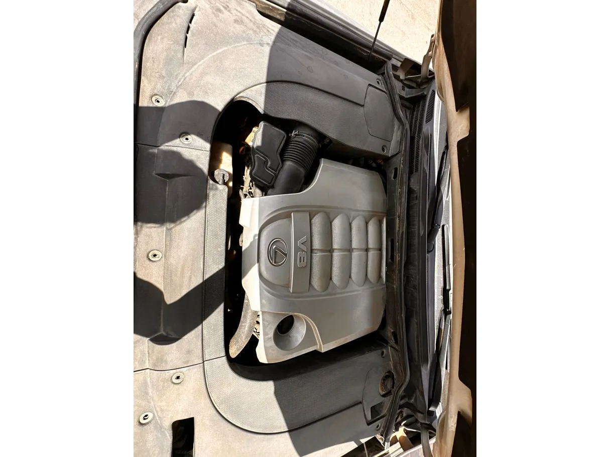 Car image 30