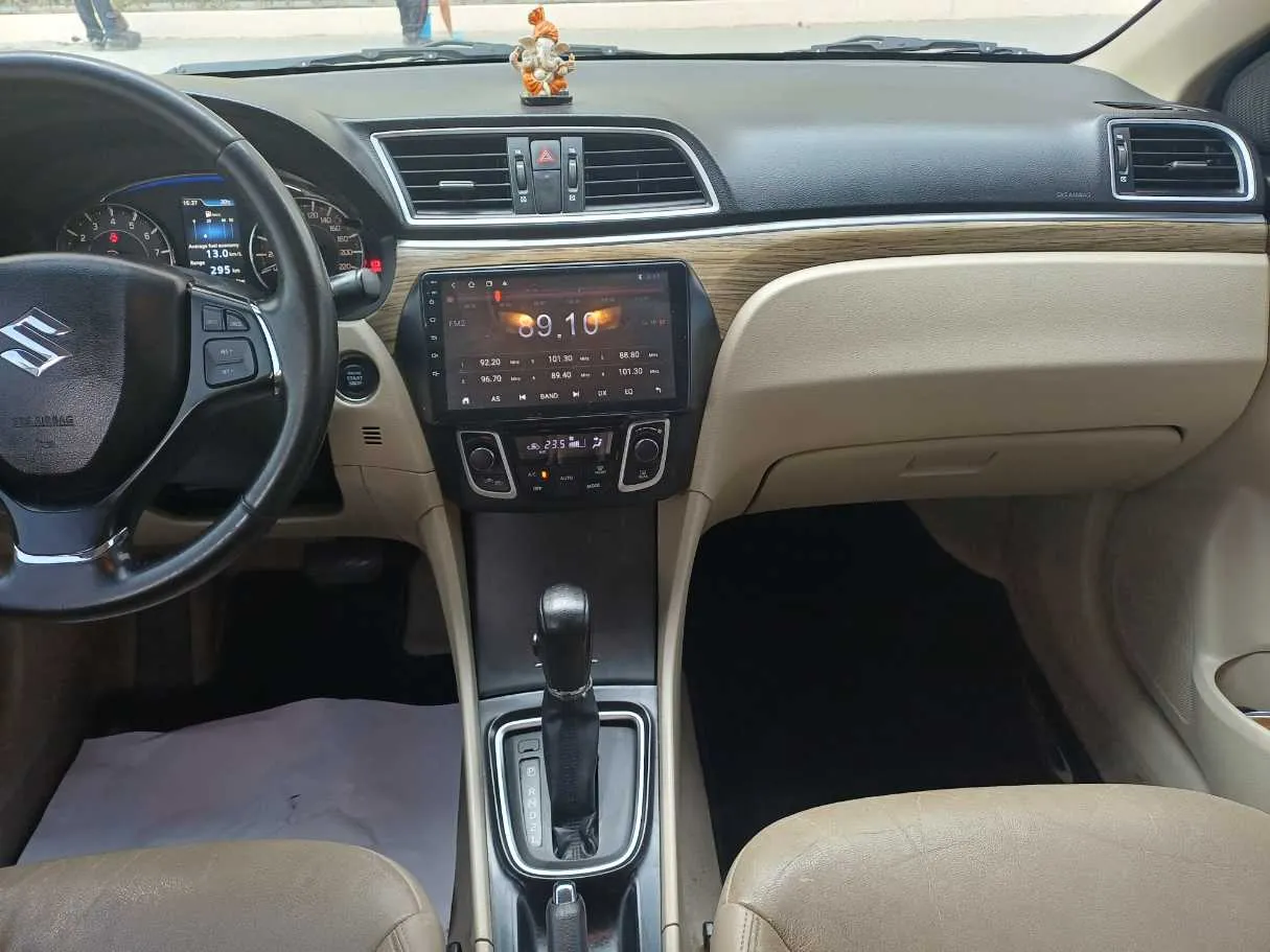Car image 16