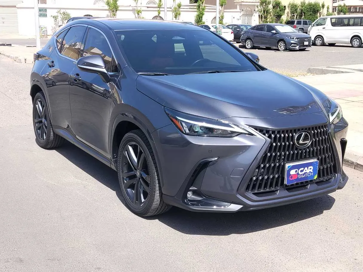 Car image 3