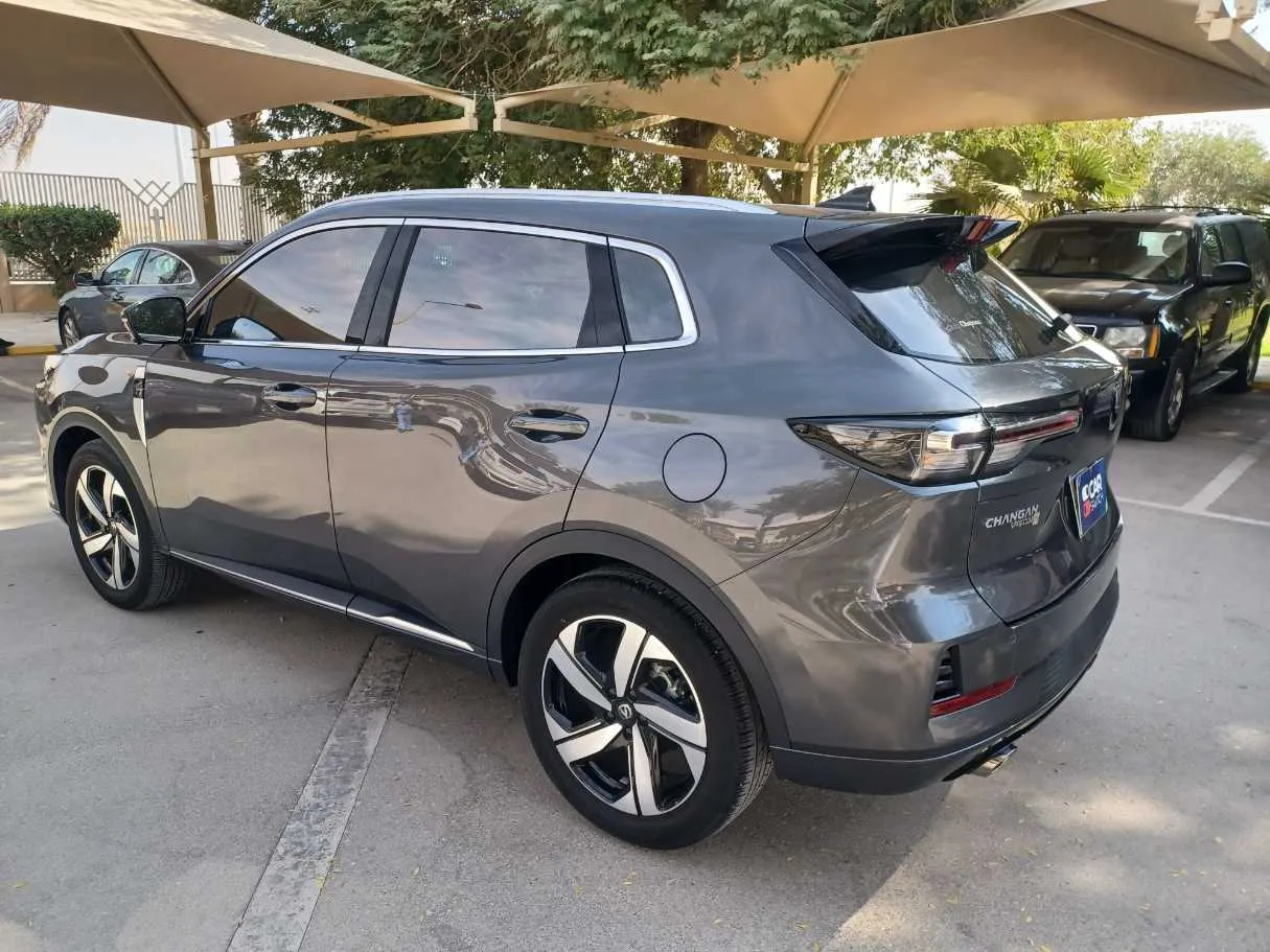 Car image 7