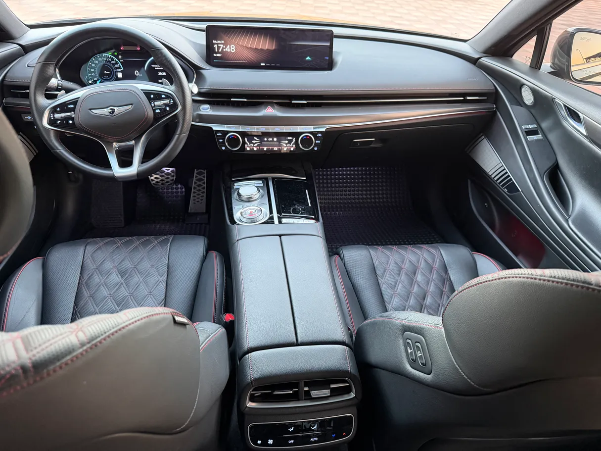 Car image 5