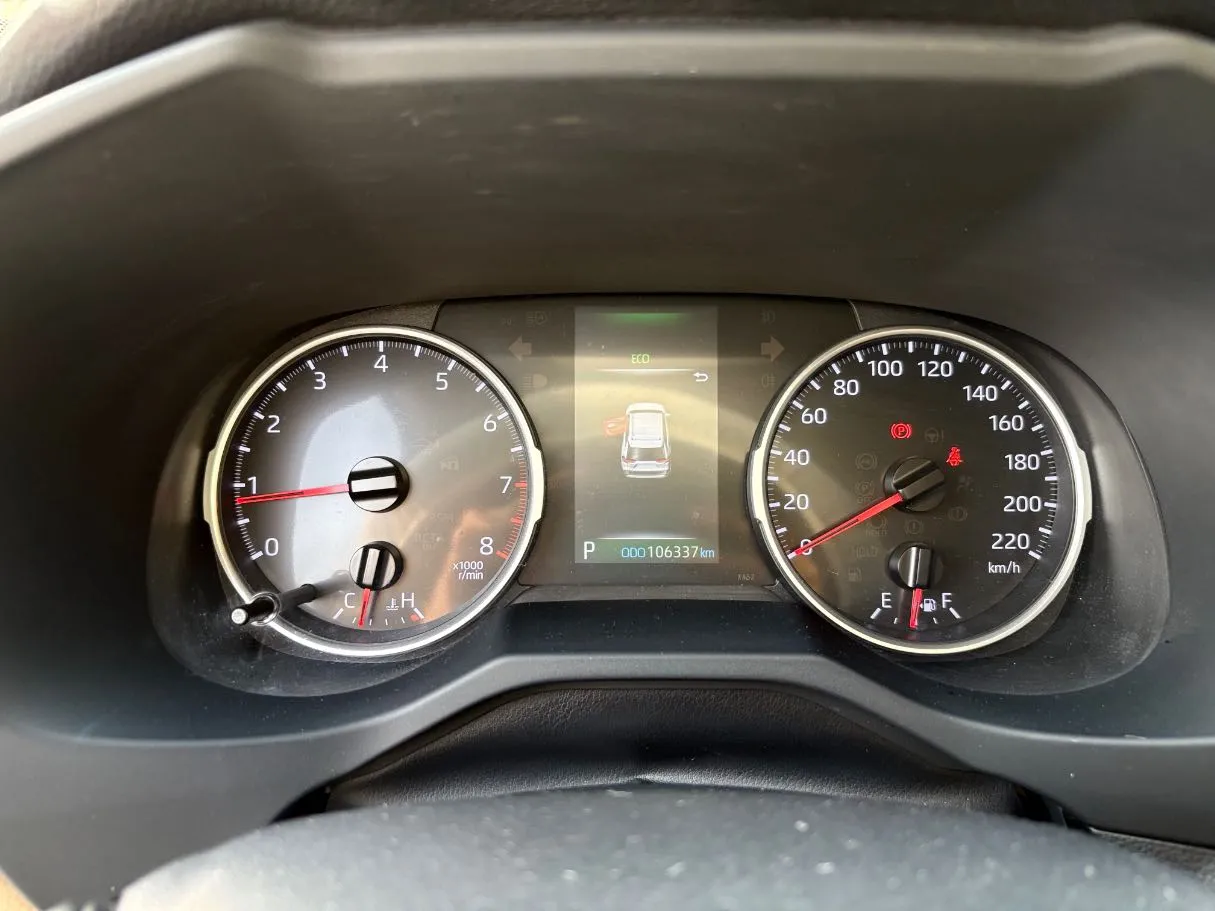 Car image 24
