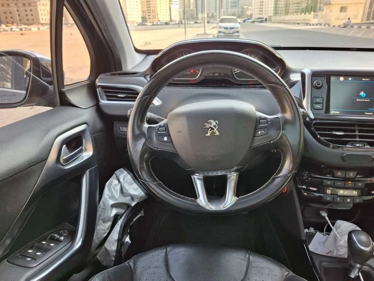 Car image 17