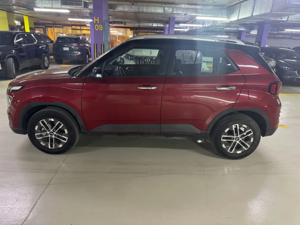 Car image 8