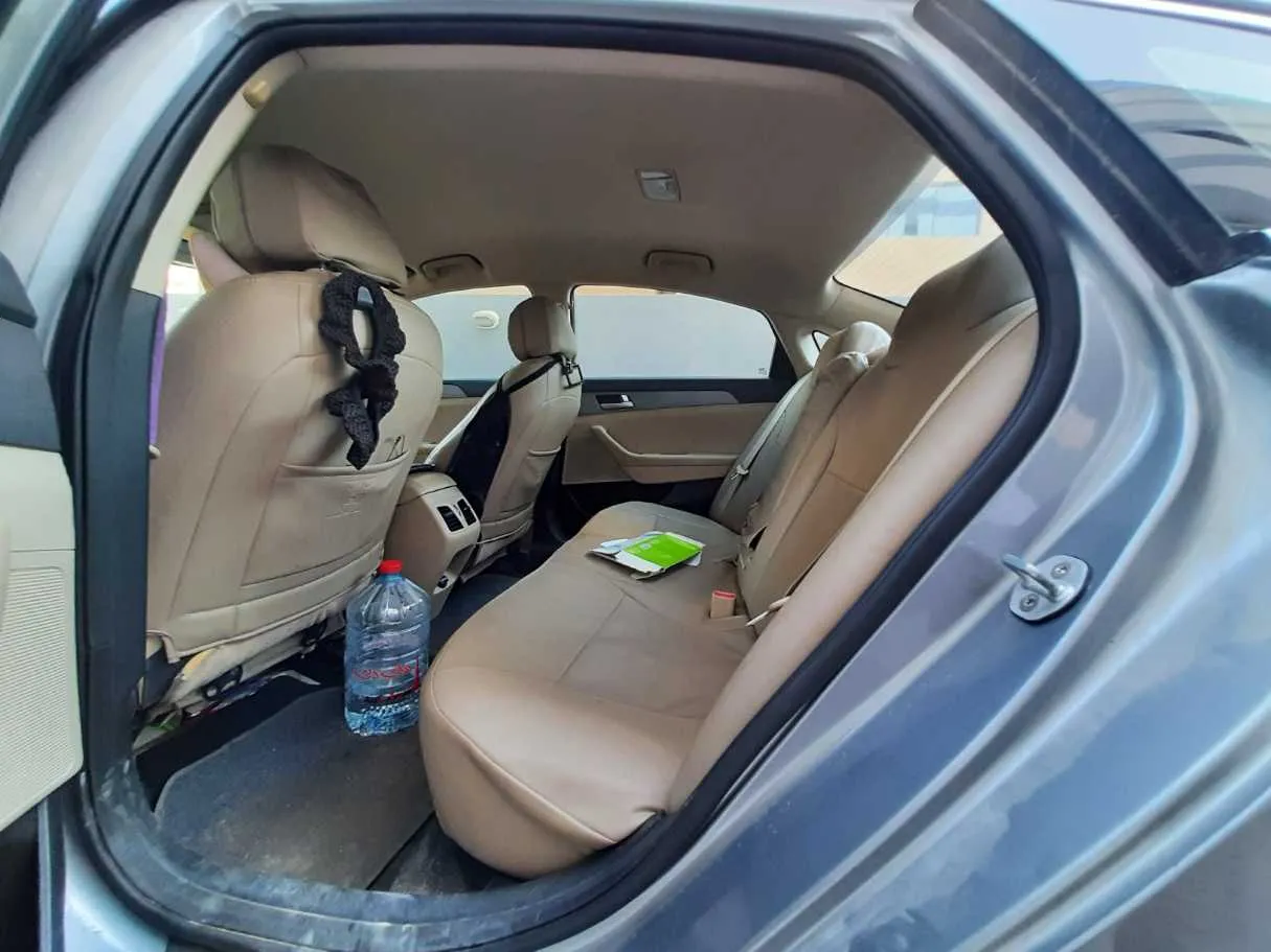 Car image 13