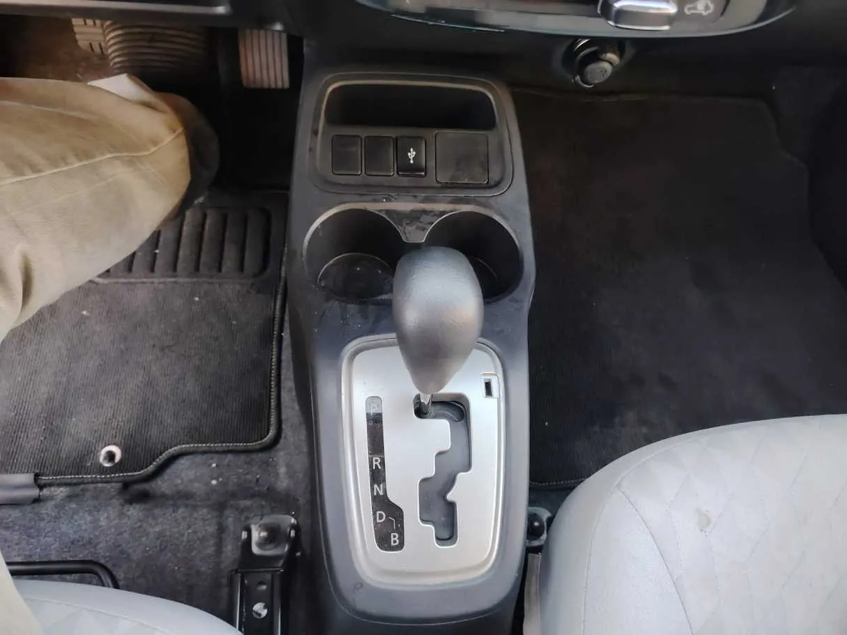 Car image 25