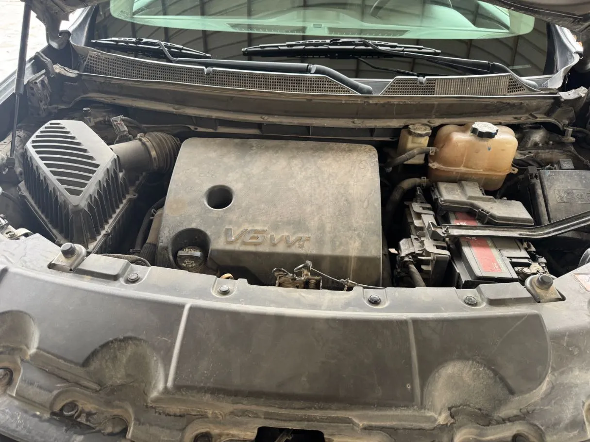 Car image 17