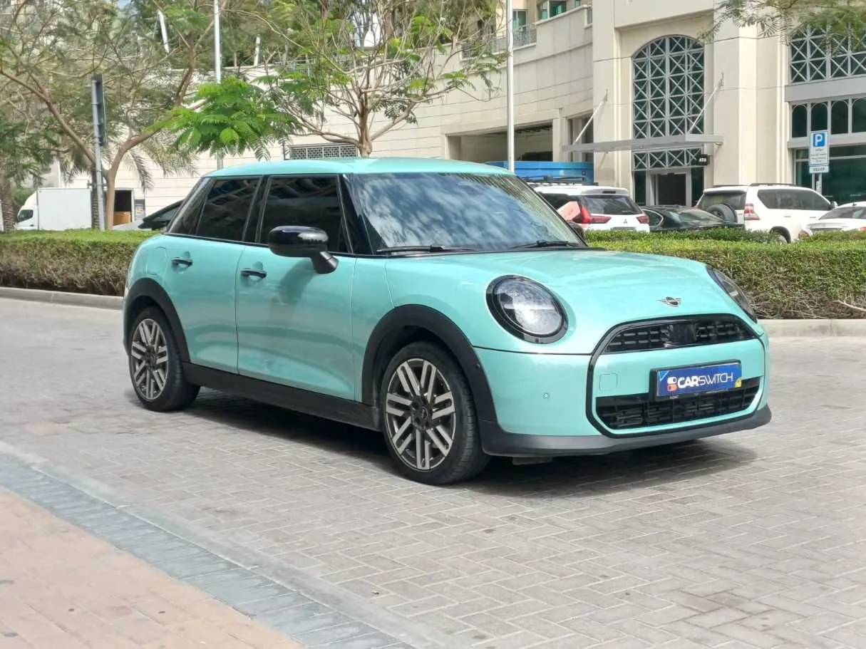 Car image 3