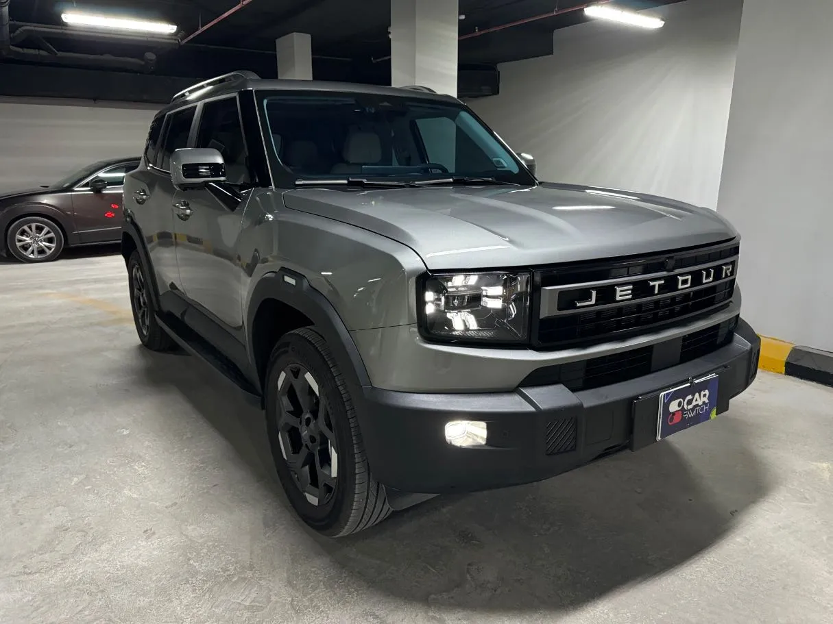 Car image 3