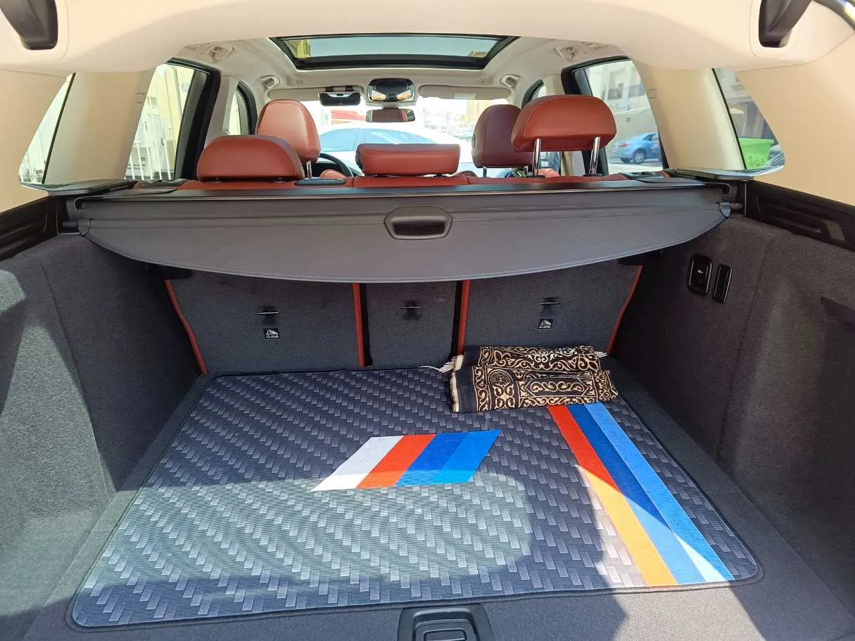 Car image 34