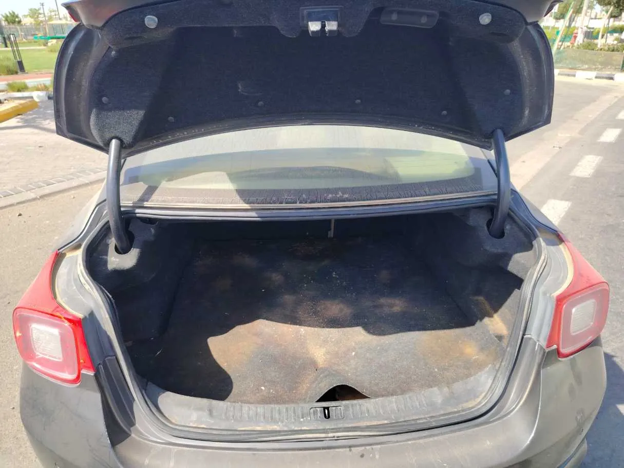 Car image 23