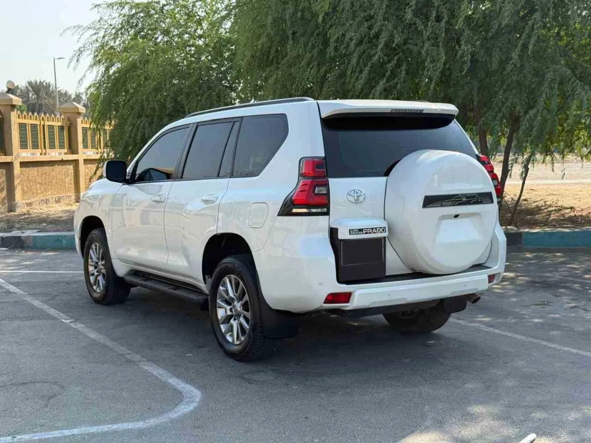 Car image 5