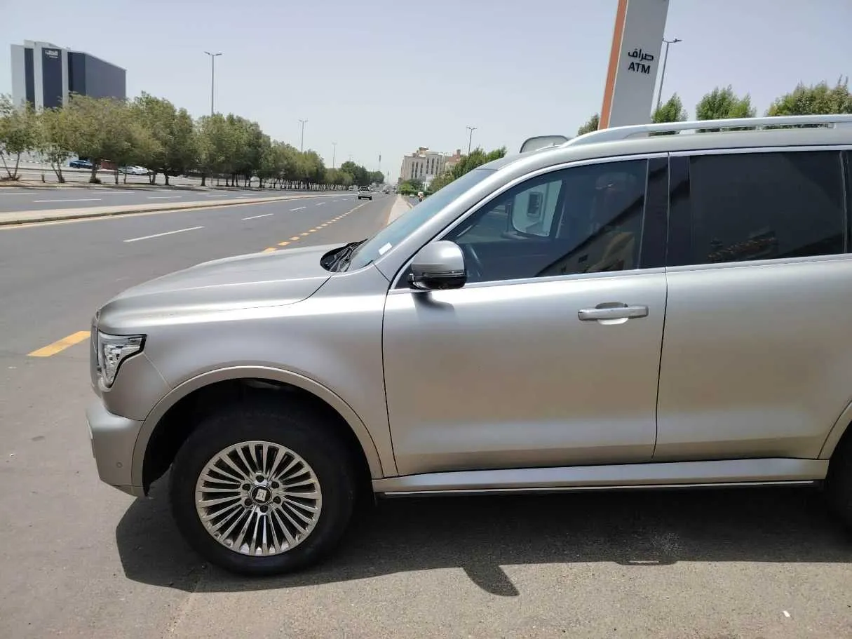 Car image 9