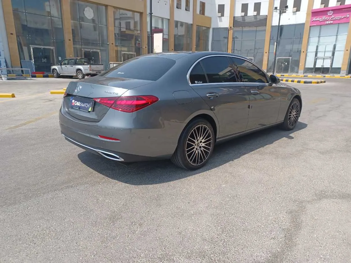 Car image 5