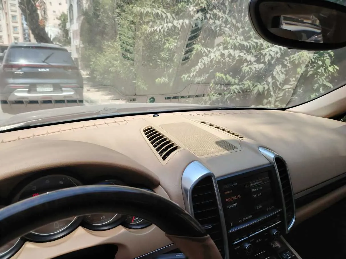 Car image 36