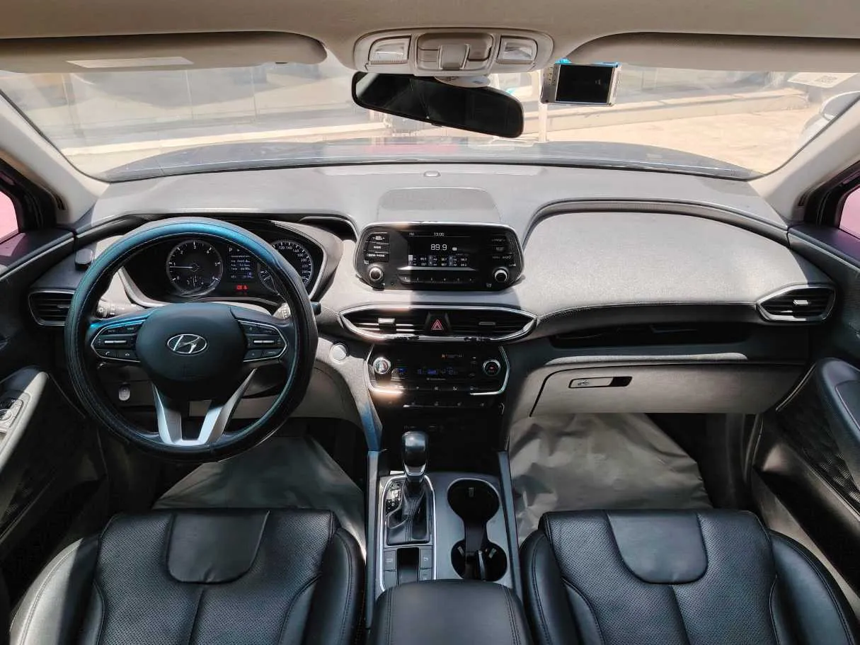 Car image 17