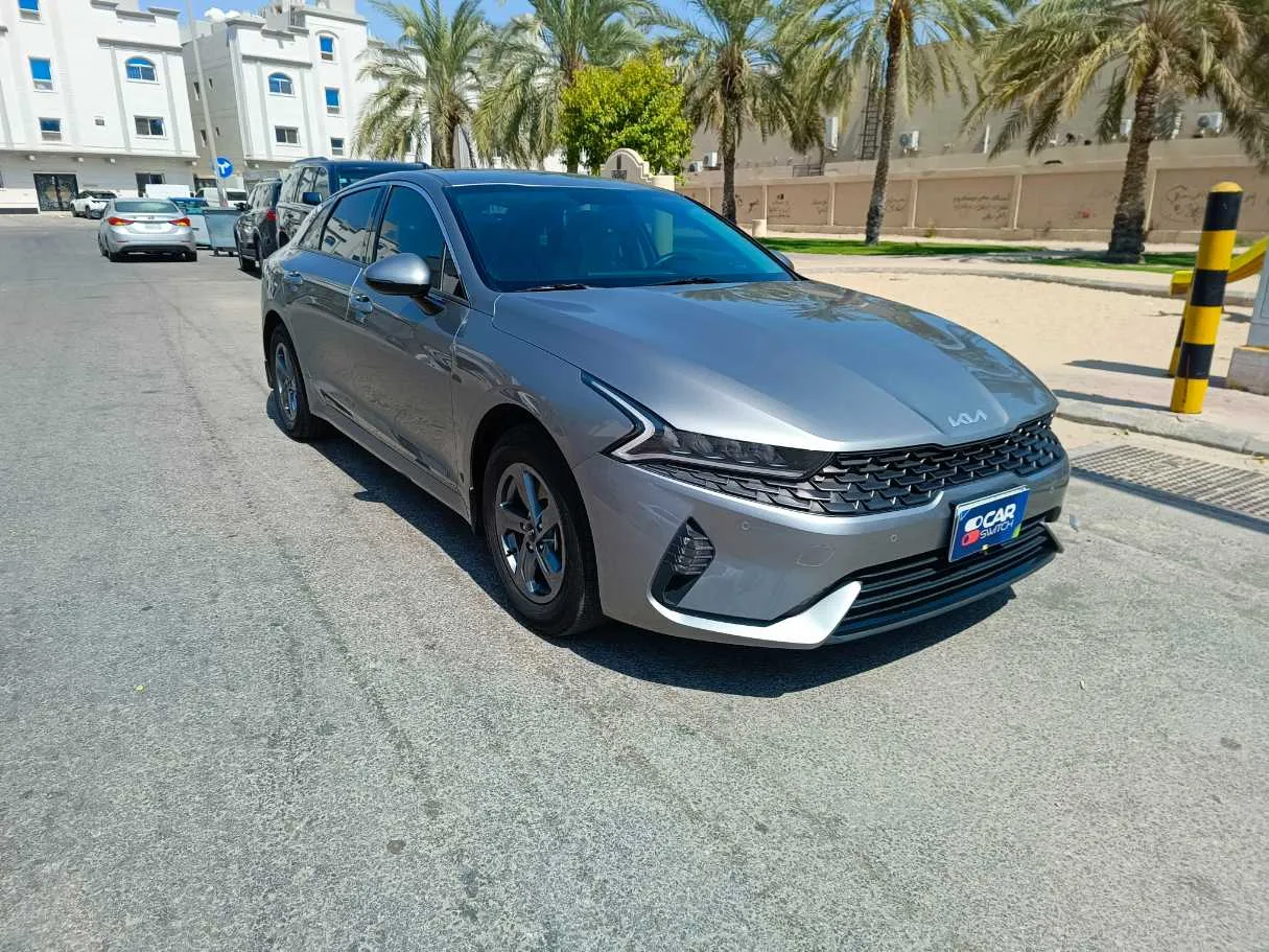 Car image 3
