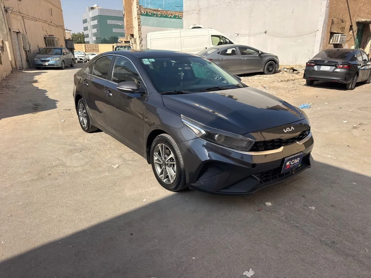 Car image 3
