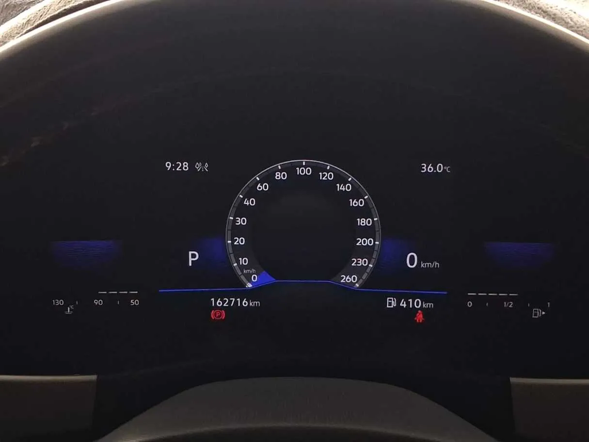 Car image 24