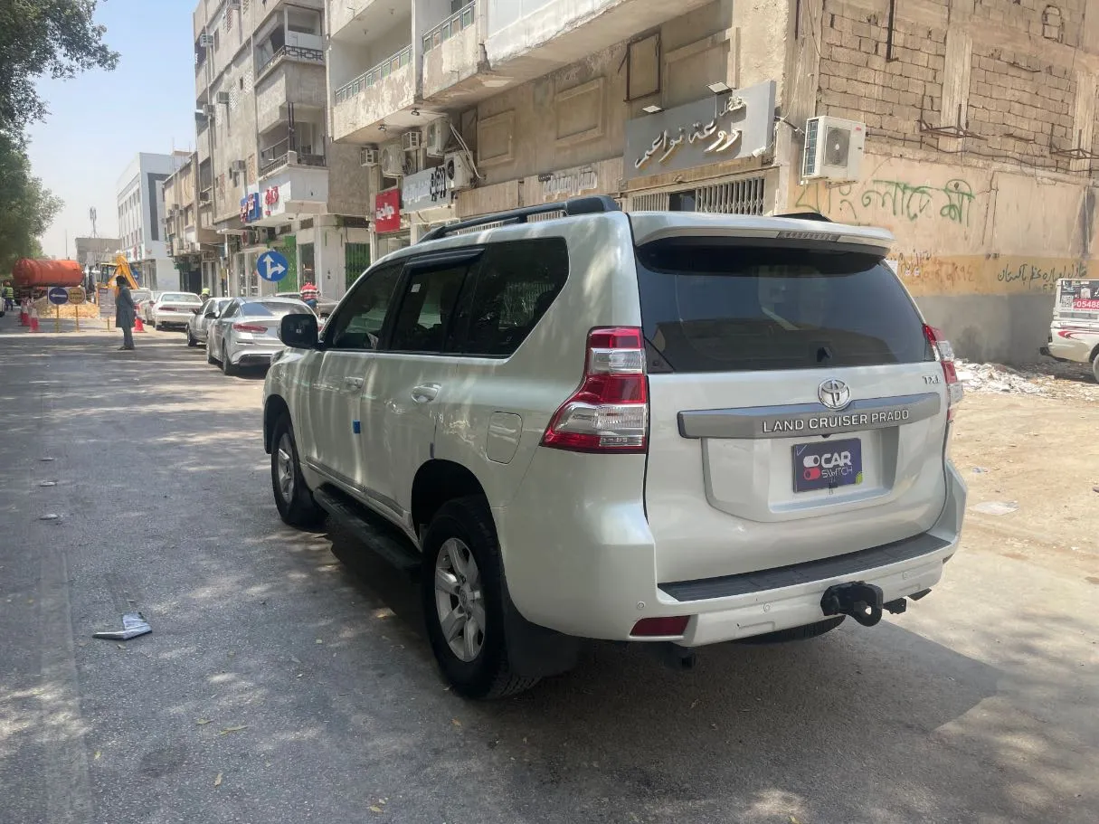 Car image 7