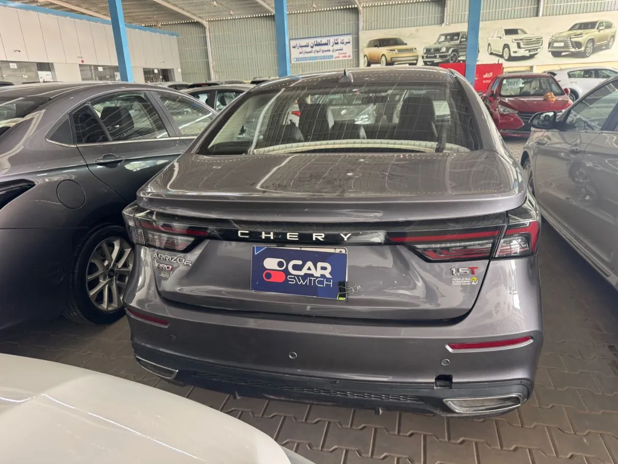 Car image 5